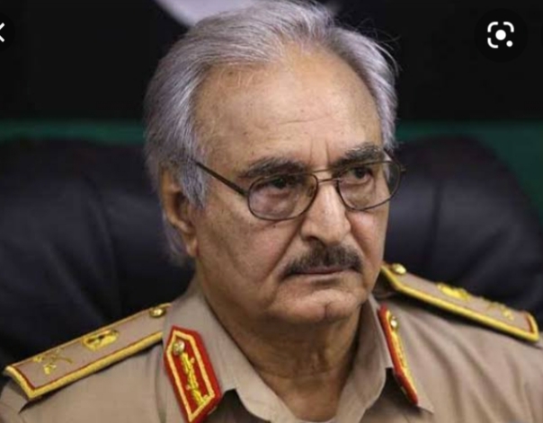 Haftar a-t-il réussi son coup médiatique aux frontières?