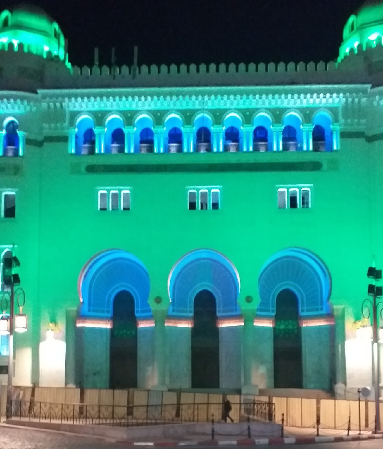 Alger centre: La grande poste vie l’esprit du hirak