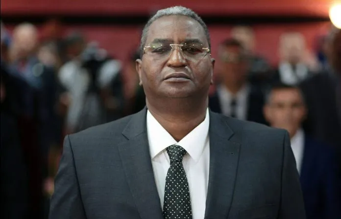 Justice : L’ex ministre du tourisme Abdelkader Benmessaoud écope de trois ans de prison ferme contre