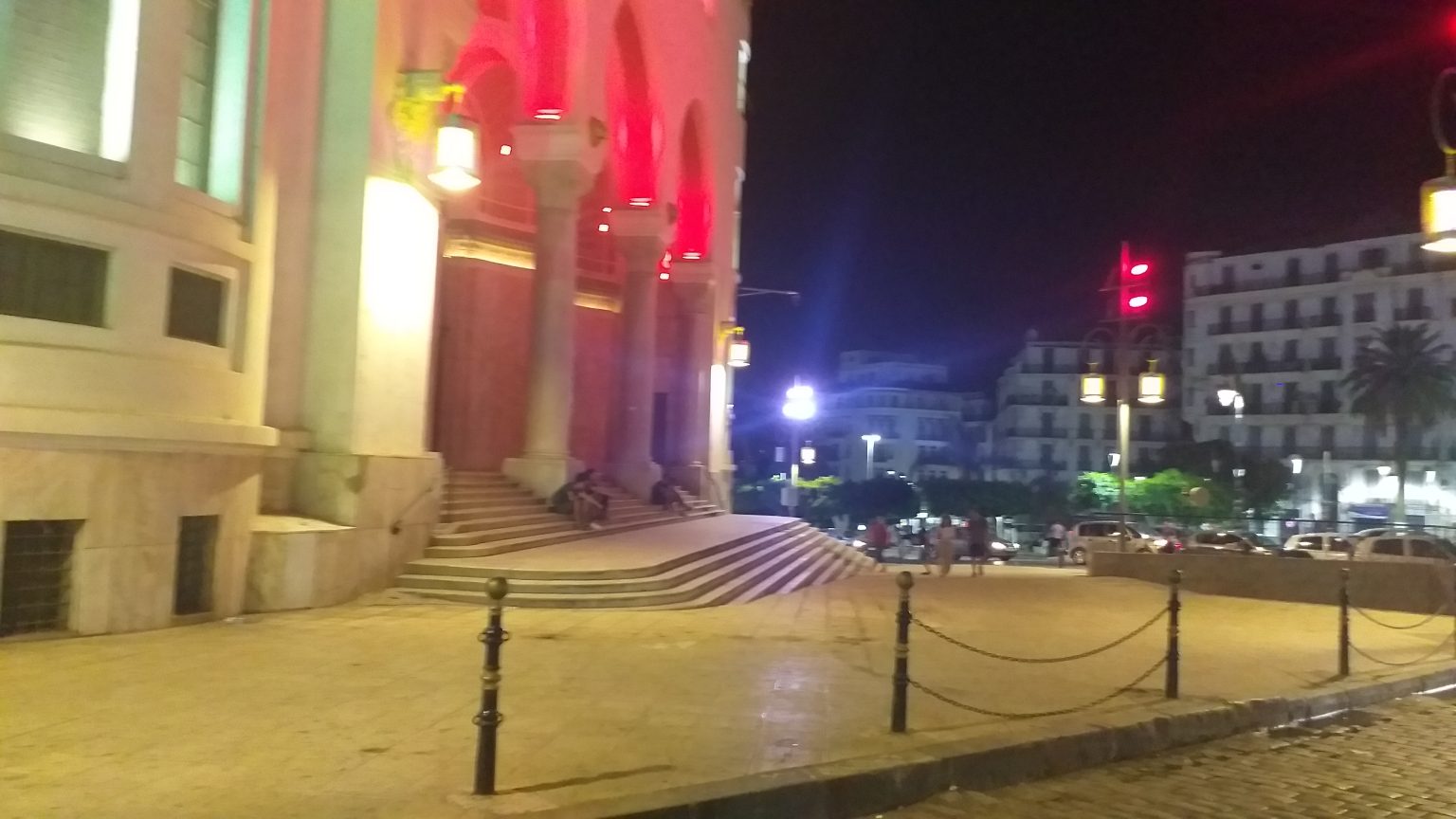 Environnement-Alger: La grande poste retrouve sa beauté