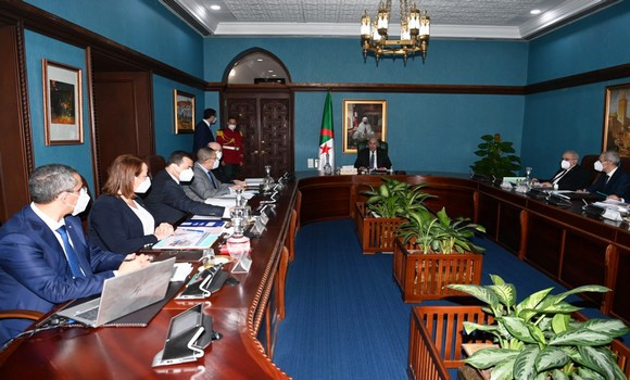 Le Président Tebboune préside une réunion du Haut conseil de l’Energie