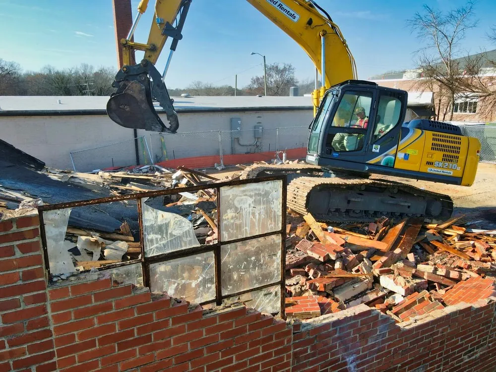 Soumettre la démolition des constructions illicites habitées à un plan étudié