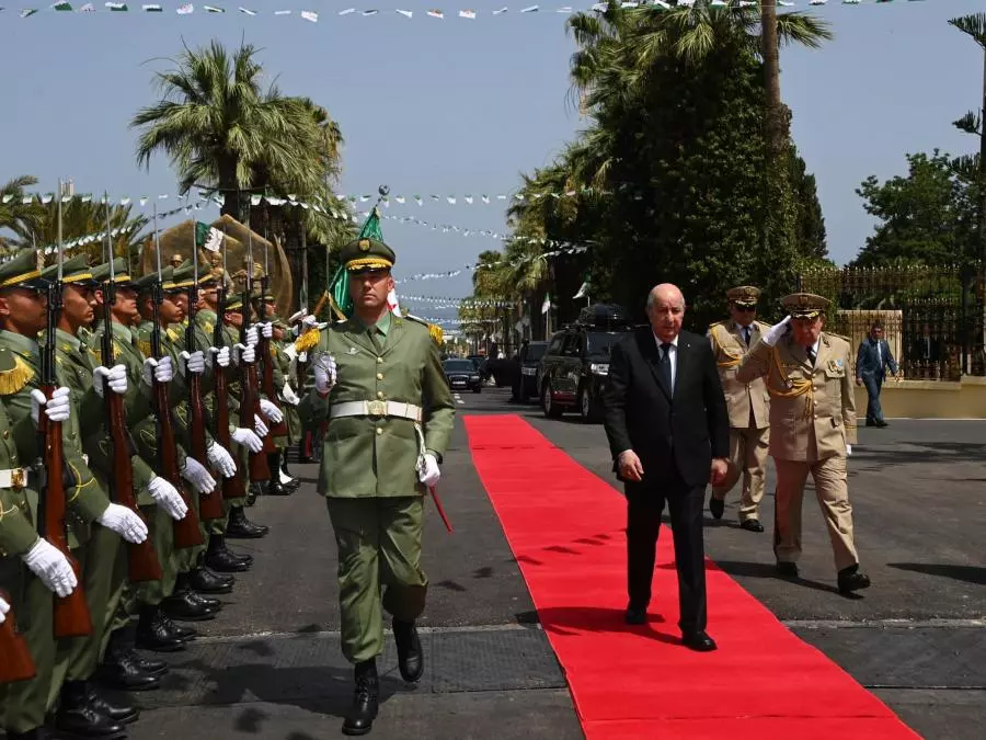 ACCADEMIE MILITAIRE DE CHERCHELL : Le Président Tebboune préside la cérémonie de sortie de promotions