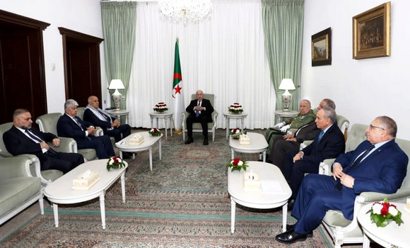 Le président de la République reçoit le Secrétaire du Comité central du mouvement Palestinien Fatah