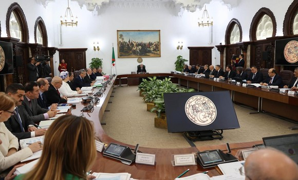 CONSEIL DES MINISTRES : Coopération pour lutter contre le terrorisme et les marchands de la drogue