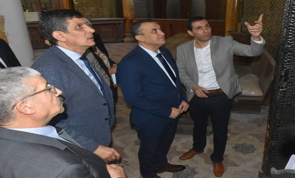 ALGERIE POSTE : Sid Ali Zerrouki visite le siège de la Grande poste d’alger en vue de sa réhabilitation