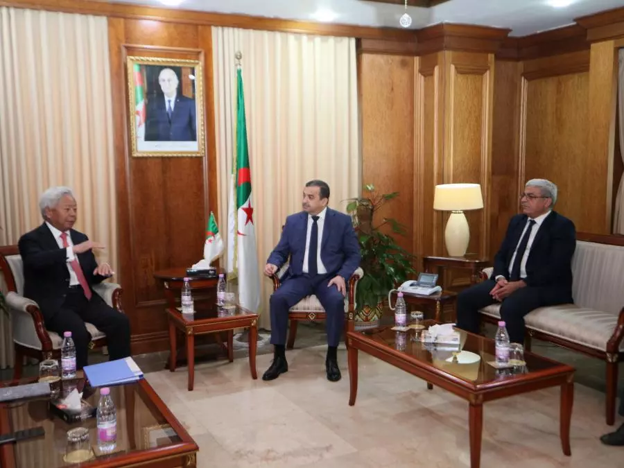 BANQUE: Mohamed Arkab reçoit une délégation de la Banque asiatique AIIB