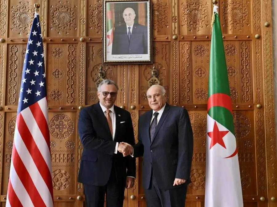 ALGERIE-USA : Ahmed Attaf reçoit le haut conseiller du président Donald Trump pour l’Afrique, les affaires arabes et le Moyen-Orient