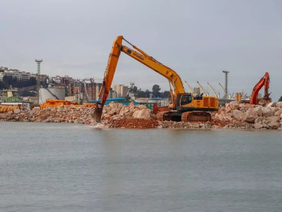 TRAVAUX PUBLICS : CAP sur l’extension du port phosphatier de Annaba