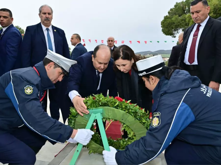 Le Premier ministre se recueille avec la cheffe du Gouvernement tunisien à la mémoire des martyrs des événements de Sakiet Sidi Youssef