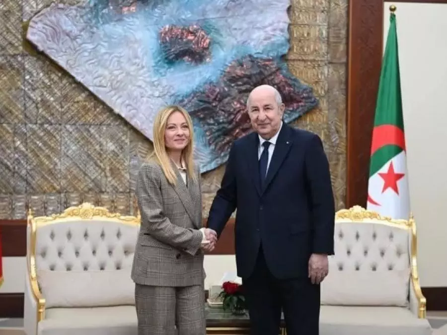 Le président de la République s’entretient avec la présidente du Conseil des ministres italien