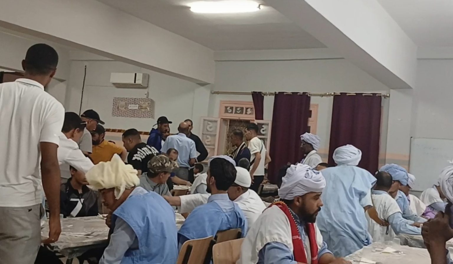 Restauration-Mauvaise Organisation: Une vingtaine d’invité du HCA ont quittés la salle à Boussamghoun