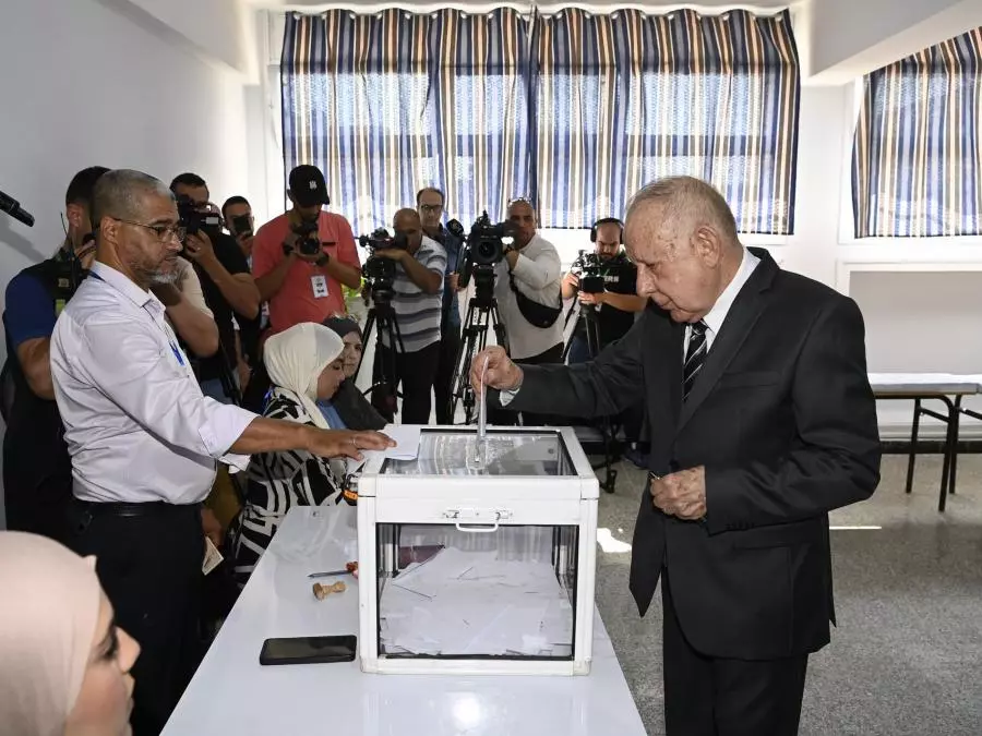 Election Législatives : Le général d’armée Saïd Chanegriha accompli son devoir électoral