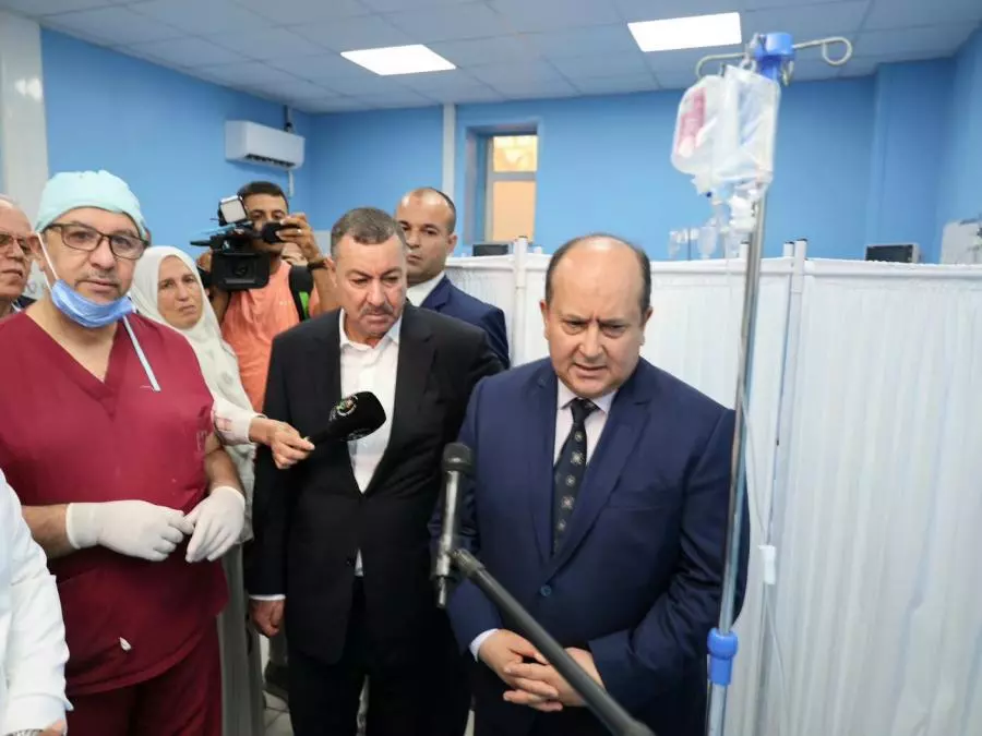 Enfant victimes de l’incendie de mohammadia: Le Premier ministre et la délégation du gouvernement au chevets des enfants hospitalisés