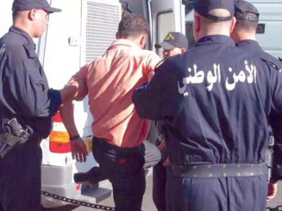 Délinquance Juvénile à Alger : Arrestation de 42 individus et saisie de 58 armes blanches
