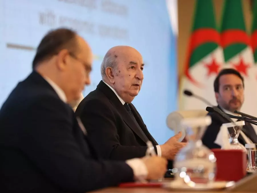 Développement durable: Le président Tebboune exhorte les opérateurs économiques de poursuivre la construction d’une économie compétitive